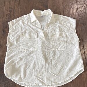 Old Navy White Short Sleeve Button-Up Shirt